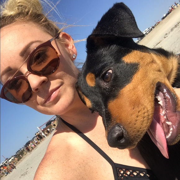 Meet your Posher, Ashley - Picture 1 of 2